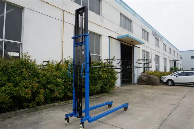 手動(dòng)圓棒型紙筒堆高車